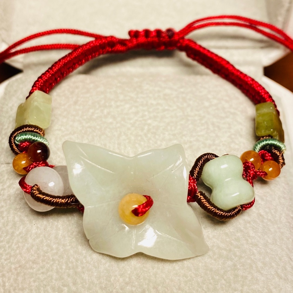 Hand carved and knitted jade bracelet